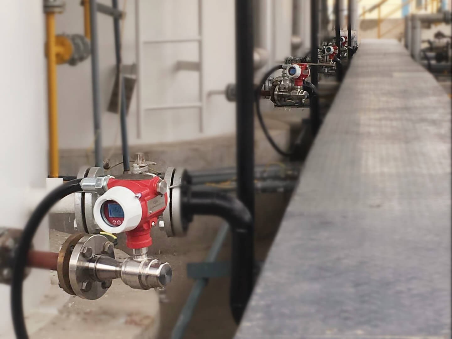 Датчик тиску для резервуарів для зберігання хімікатів